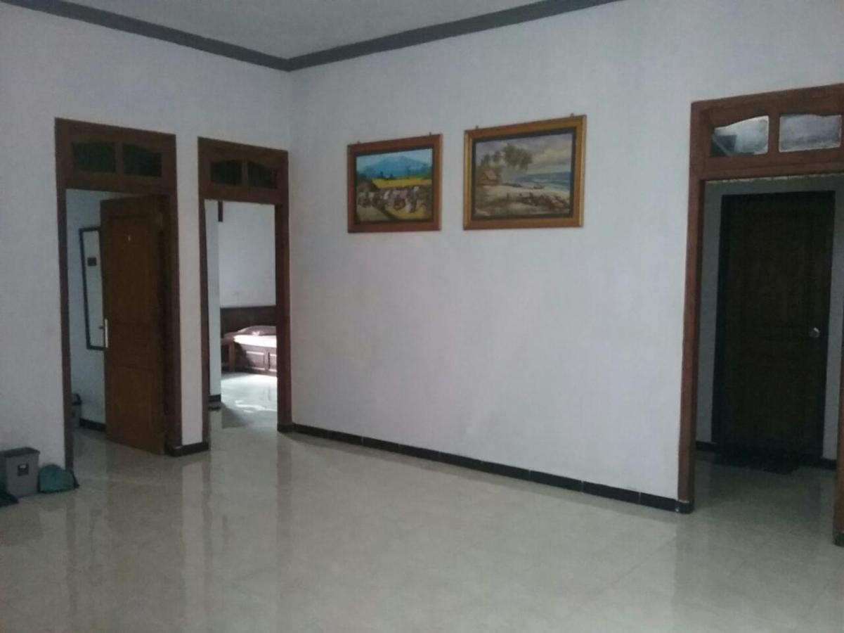 Hotel "Ngebel Indah" Eksteriør billede